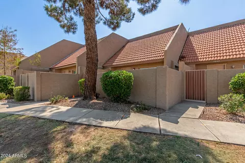 7434 N 43rd Ave, Glendale, AZ 85301