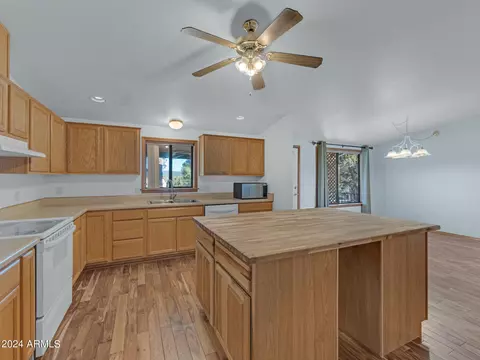 1782 E Whitehall Dr, Williams, AZ 86046 photo 9