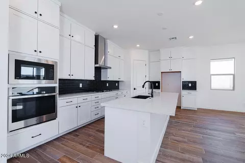 1315 Eleana Ln, Gilbert, AZ 85298 photo 3
