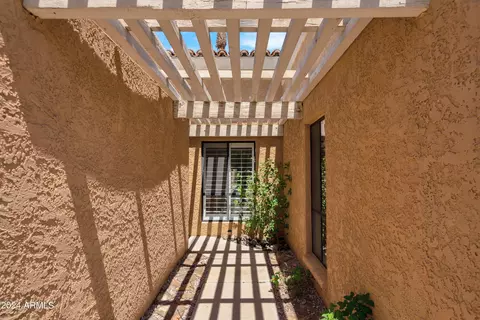1050 E Clinton St, Phoenix, AZ 85020 photo 4