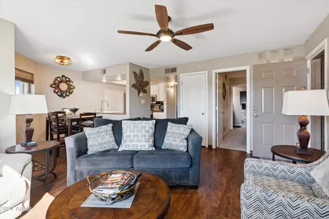 145 N 74th St #112, Mesa, AZ 85207