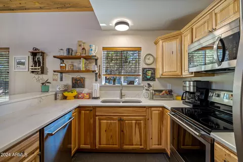 3364 Panorama Dr, Overgaard, AZ 85933 photo 10