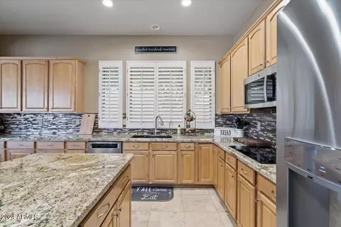 594 E Hampton Ct, Gilbert, AZ 85295 photo 13
