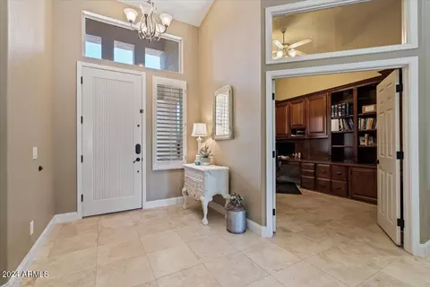 594 E Hampton Ct, Gilbert, AZ 85295 photo 5