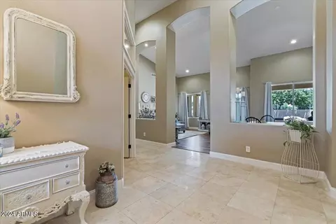 594 E Hampton Ct, Gilbert, AZ 85295 photo 4