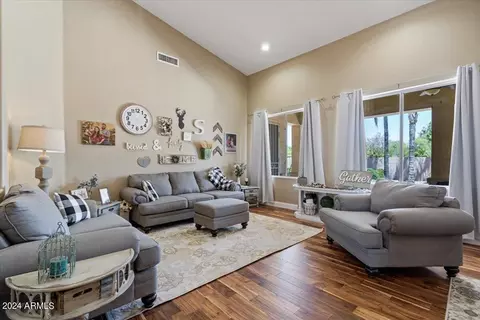 594 E Hampton Ct, Gilbert, AZ 85295 photo 7