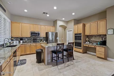 594 E Hampton Ct, Gilbert, AZ 85295 photo 10