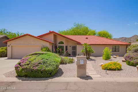 12054 S Appaloosa Dr, Phoenix, AZ 85044