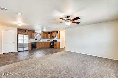 10955 N 79th Ave #106, Peoria, AZ 85345