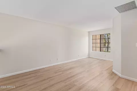 1025 E Highland Ave #25, Phoenix, AZ 85014 photo 13