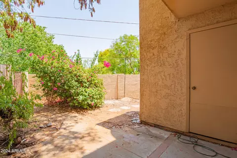 1025 E Highland Ave #25, Phoenix, AZ 85014 photo 17