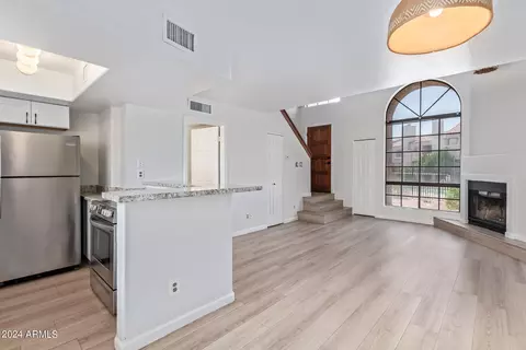 1025 E Highland Ave #25, Phoenix, AZ 85014 photo 10