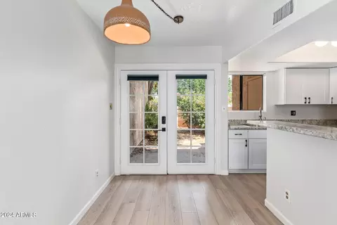 1025 E Highland Ave #25, Phoenix, AZ 85014 photo 9