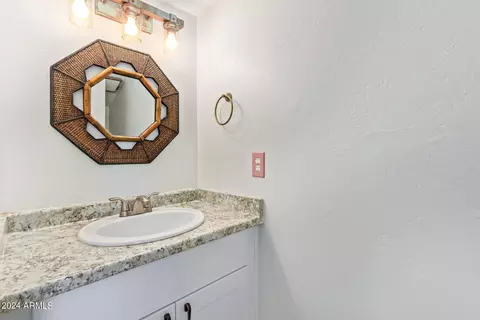 1025 E Highland Ave #25, Phoenix, AZ 85014 photo 7