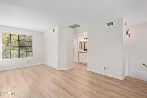 1025 E Highland Ave #25, Phoenix, AZ 85014 photo 12
