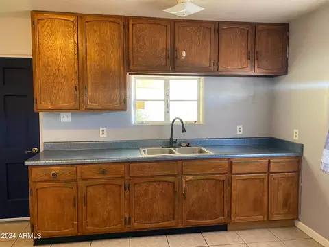 305 E Beech Ave, Casa Grande, AZ 85122 photo 2