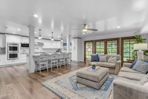 15 E Cactus Wren Dr, Phoenix, AZ 85020 photo 8