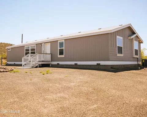 1928 E Circle Mountain Rd, New River, AZ 85087