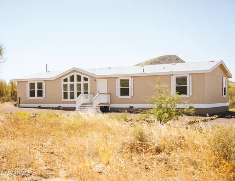 1916 E Circle Mountain Rd, New River, AZ 85087