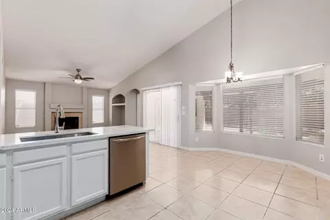 4501 E Rock Wren Rd, Phoenix, AZ 85044 photo 6