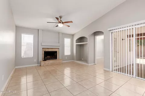4501 E Rock Wren Rd, Phoenix, AZ 85044 photo 9