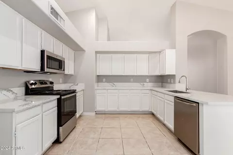 4501 E Rock Wren Rd, Phoenix, AZ 85044 photo 5