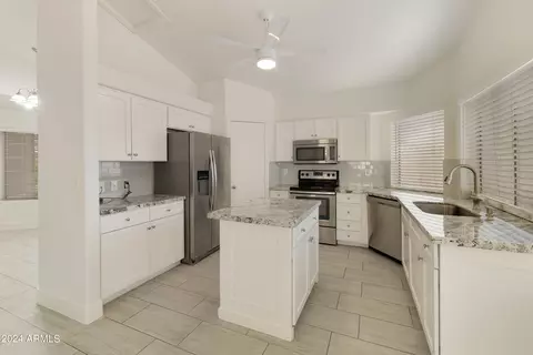 7513 E Lobo Ave, Mesa, AZ 85209 photo 2