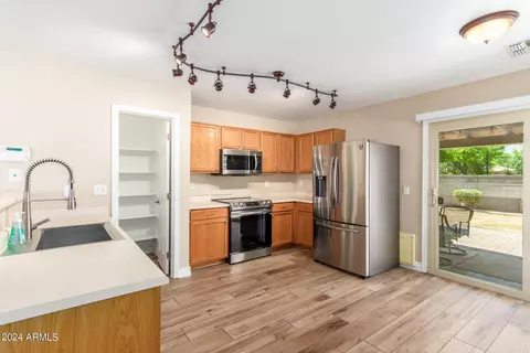 1069 E Arabian Dr, Gilbert, AZ 85296 photo 8