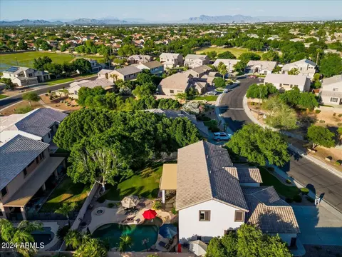 928 E Carla Vista Dr, Gilbert, AZ 85295 photo 4