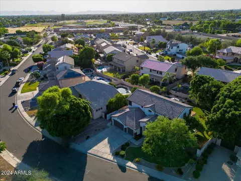 928 E Carla Vista Dr, Gilbert, AZ 85295 photo 2