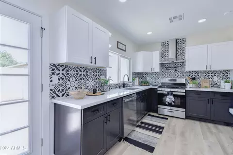 2334 W Augusta Ave, Phoenix, AZ 85021 photo 9