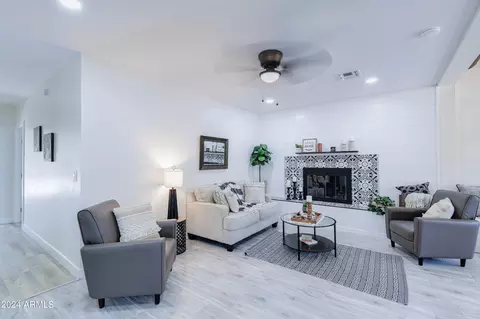 2334 W Augusta Ave, Phoenix, AZ 85021