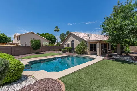 389 E Arabian Dr, Gilbert, AZ 85296 photo 2