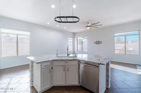218 E Pinto Ct, Gilbert, AZ 85296 photo 5