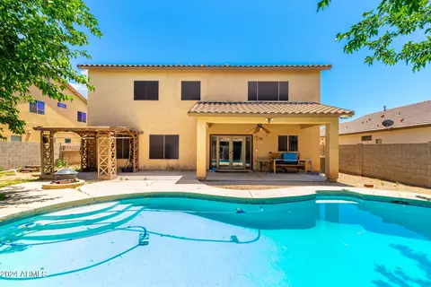 882 E Chelsea Dr, San Tan Valley, AZ 85140