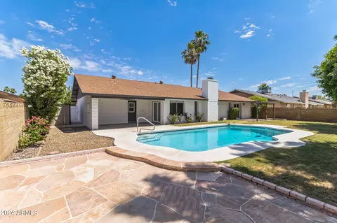 407 E Angela Dr, Phoenix, AZ 85022