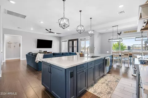 Kitchen - 37620 N 15th Ave, Phoenix, AZ 85086 photo 5 of 8