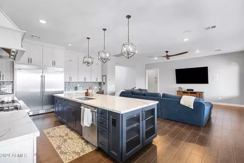 Kitchen - 37620 N 15th Ave, Phoenix, AZ 85086 photo 7 of 8