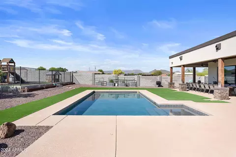 Exterior - 37620 N 15th Ave, Phoenix, AZ 85086 photo 9 of 21
