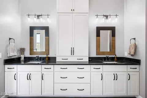 Bath - 37620 N 15th Ave, Phoenix, AZ 85086 photo 2 of 9