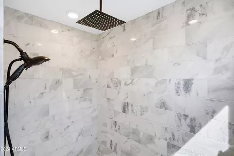 Bath - 37620 N 15th Ave, Phoenix, AZ 85086 photo 5 of 9