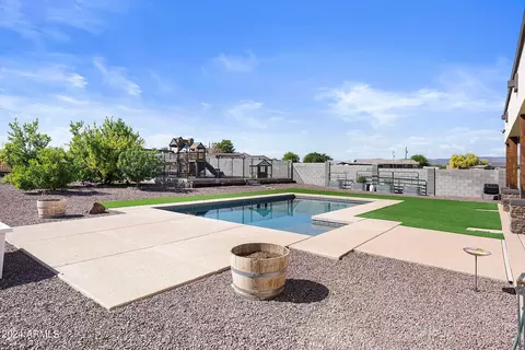 Exterior - 37620 N 15th Ave, Phoenix, AZ 85086 photo 3 of 21