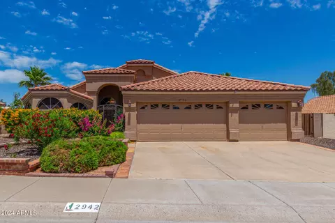 2942 E Redfield Rd, Phoenix, AZ 85032