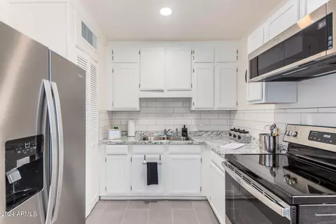 3532 E Cheery Lynn Rd, Phoenix, AZ 85018 photo 16