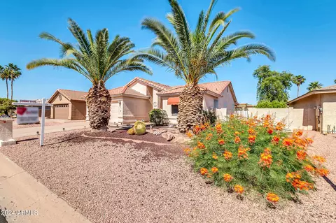 26609 S Lakewood Dr, Sun Lakes, AZ 85248