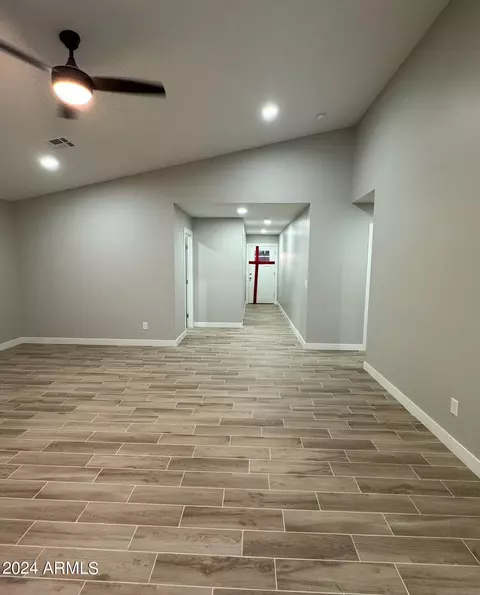 4805 S 28th St, Phoenix, AZ 85040 photo 7