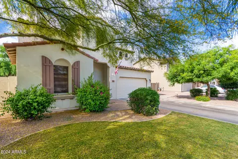 1526 E Azalea Dr, Gilbert, AZ 85298 photo 2
