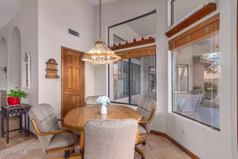 Dining - 251 E Vera Ln, Tempe, AZ 85284 photo 5 of 5