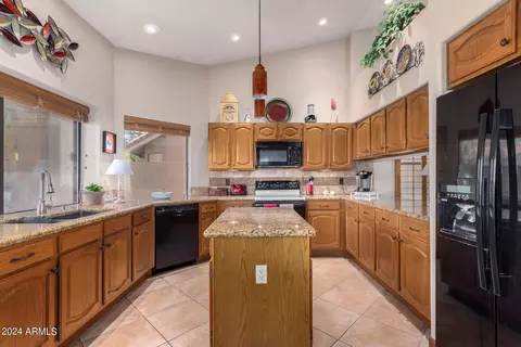 Kitchen - 251 E Vera Ln, Tempe, AZ 85284 photo 1 of 4