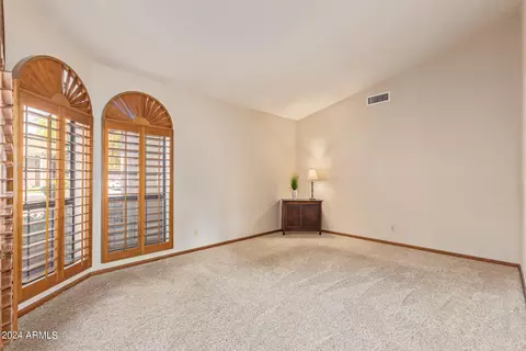 Living - 251 E Vera Ln, Tempe, AZ 85284 photo 1 of 5